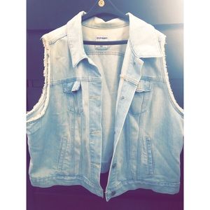 Old navy jean vest. Bundle 2 for $25.
